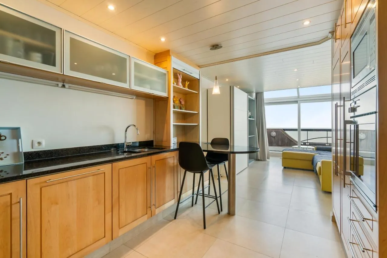 Penthouse App Met Imposant & Eindeloos Zeezicht Apartment Middelkerke Belgium